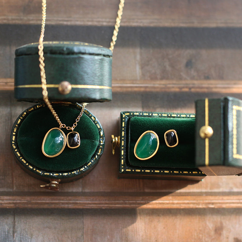 Gold-Plated Green Chalcedony and Black Onyx Jewelry Set