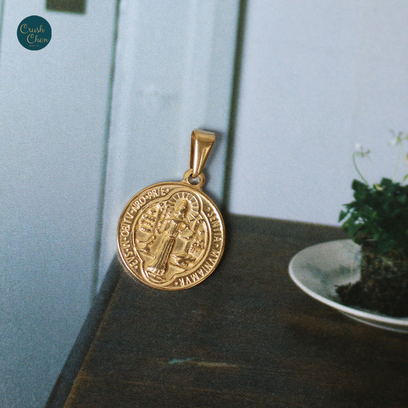 Gold Plated Roman Coin Pendant - Pantsnsox