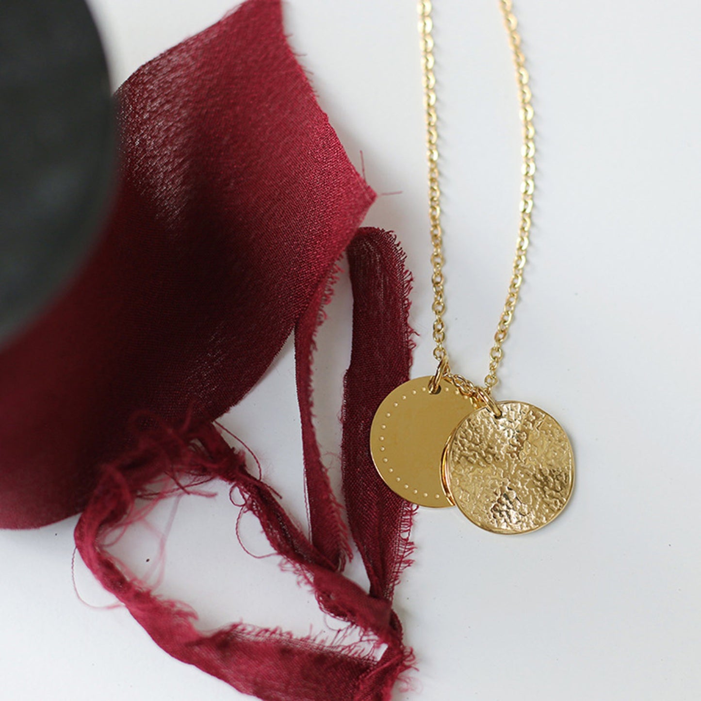 Double Hammered Ziggy Disc Necklace - Pantsnsox