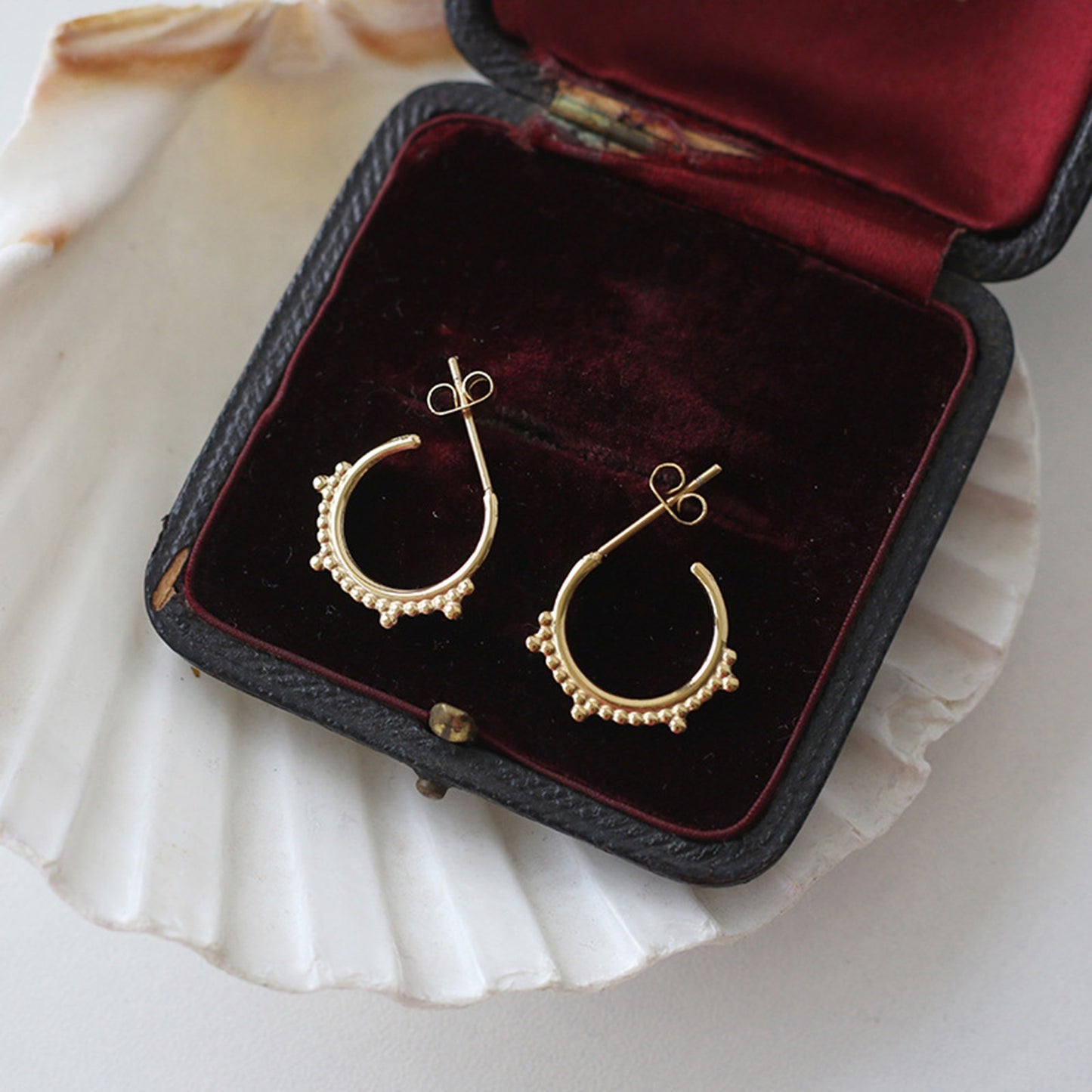 Continues Beaded Hoop Earrings - Pantsnsox