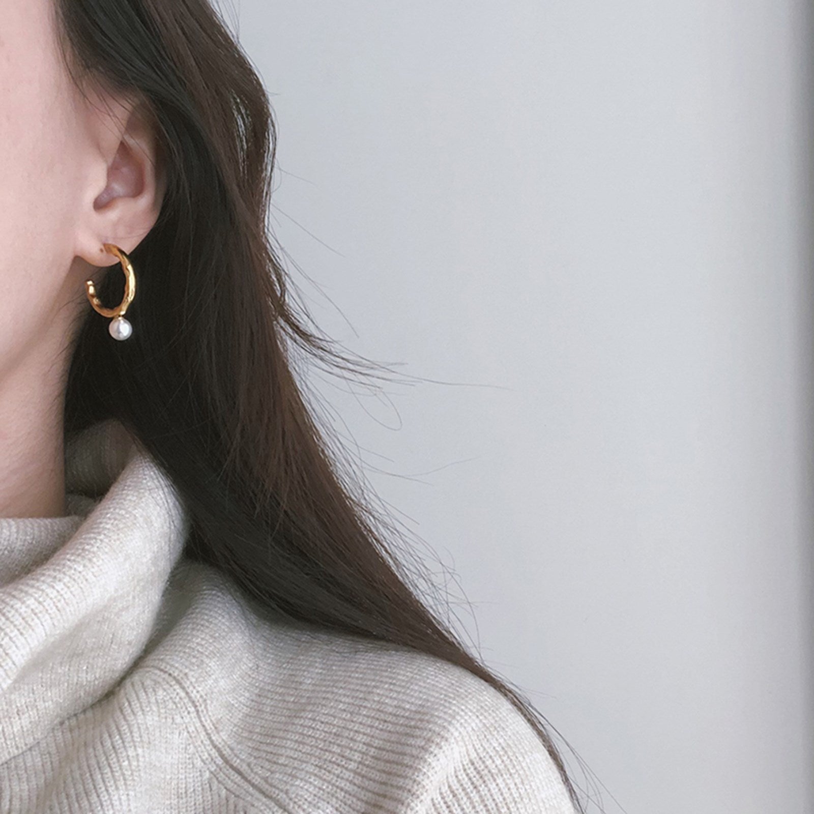 Imitation Pearl Golden Hoop Earrings - Pantsnsox