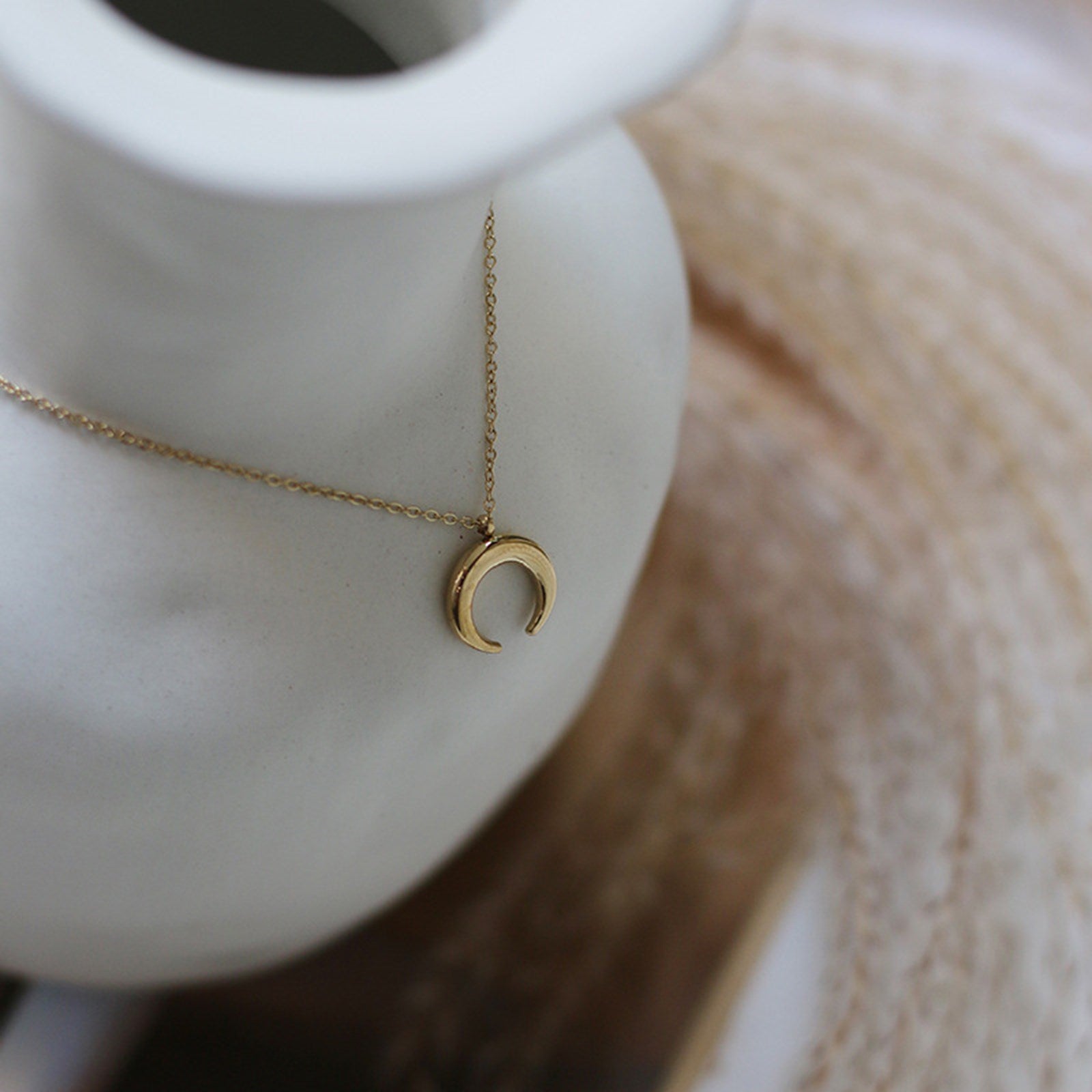 Moon Charm Focus Necklace - Pantsnsox