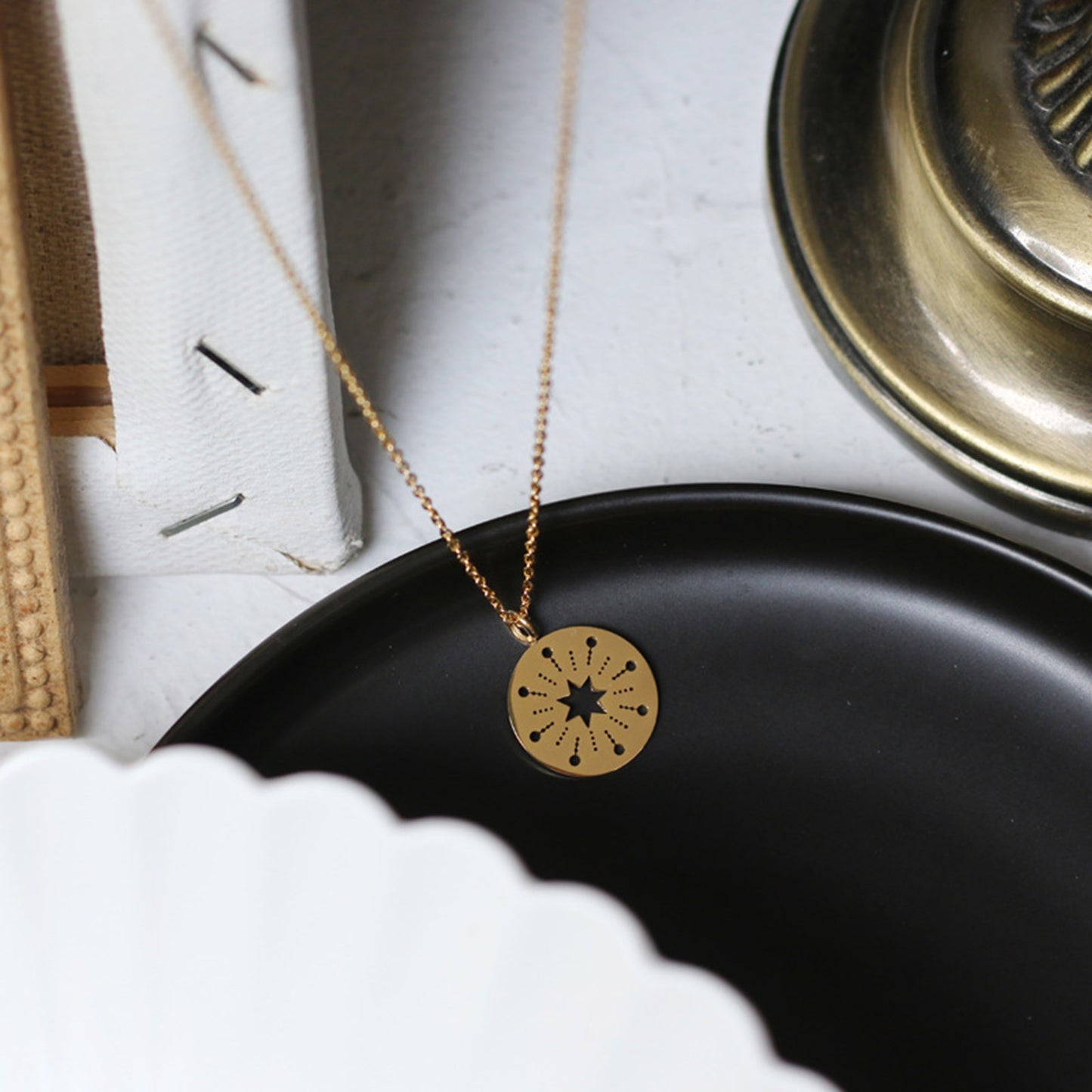The North Star Pendant 18K Necklaces - Pantsnsox