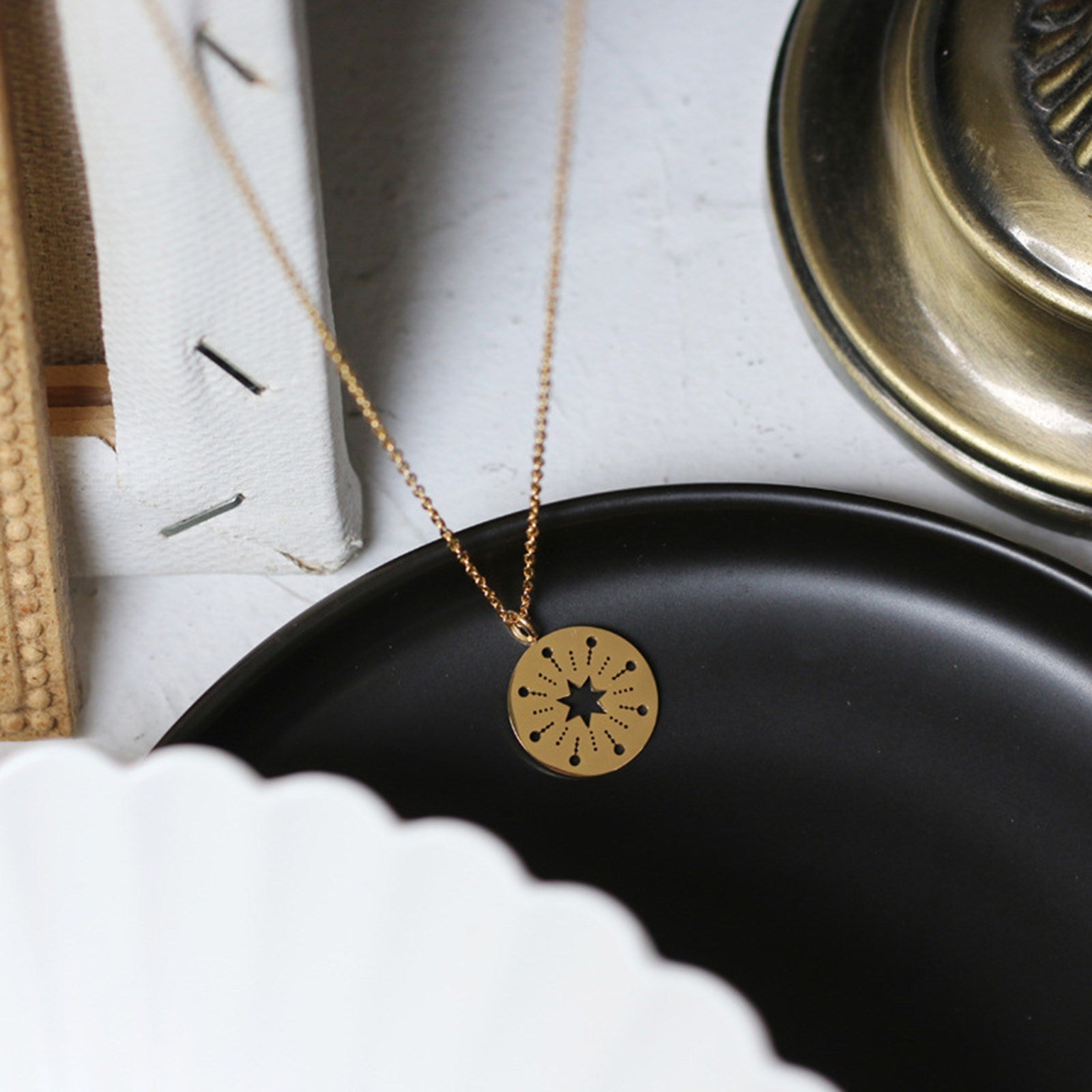 The North Star Pendant 18K Necklaces - Pantsnsox