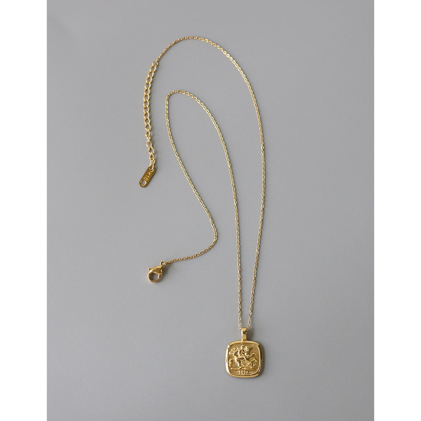Knight Roma Hero Necklace - Pantsnsox