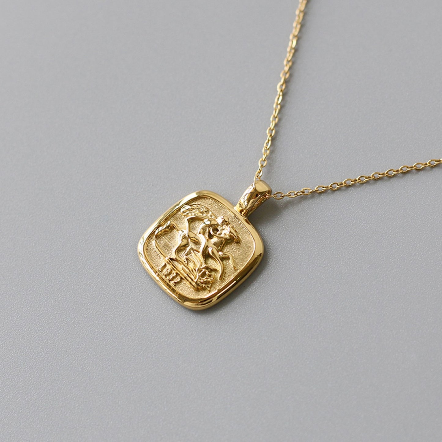 Knight Roma Hero Necklace - Pantsnsox