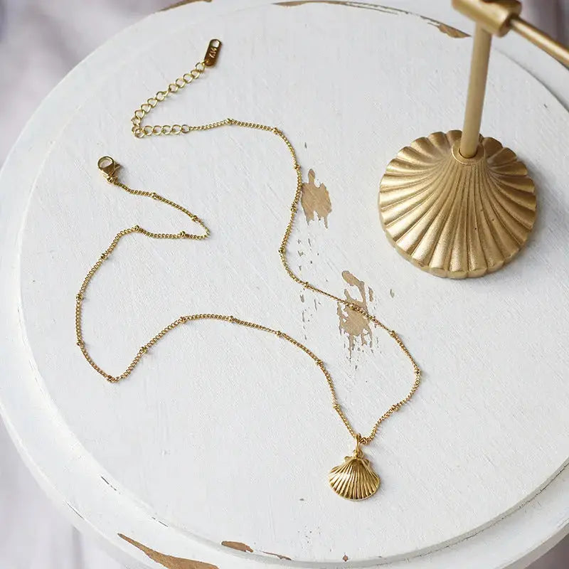 Seashell Pendant Necklace Crushes.
