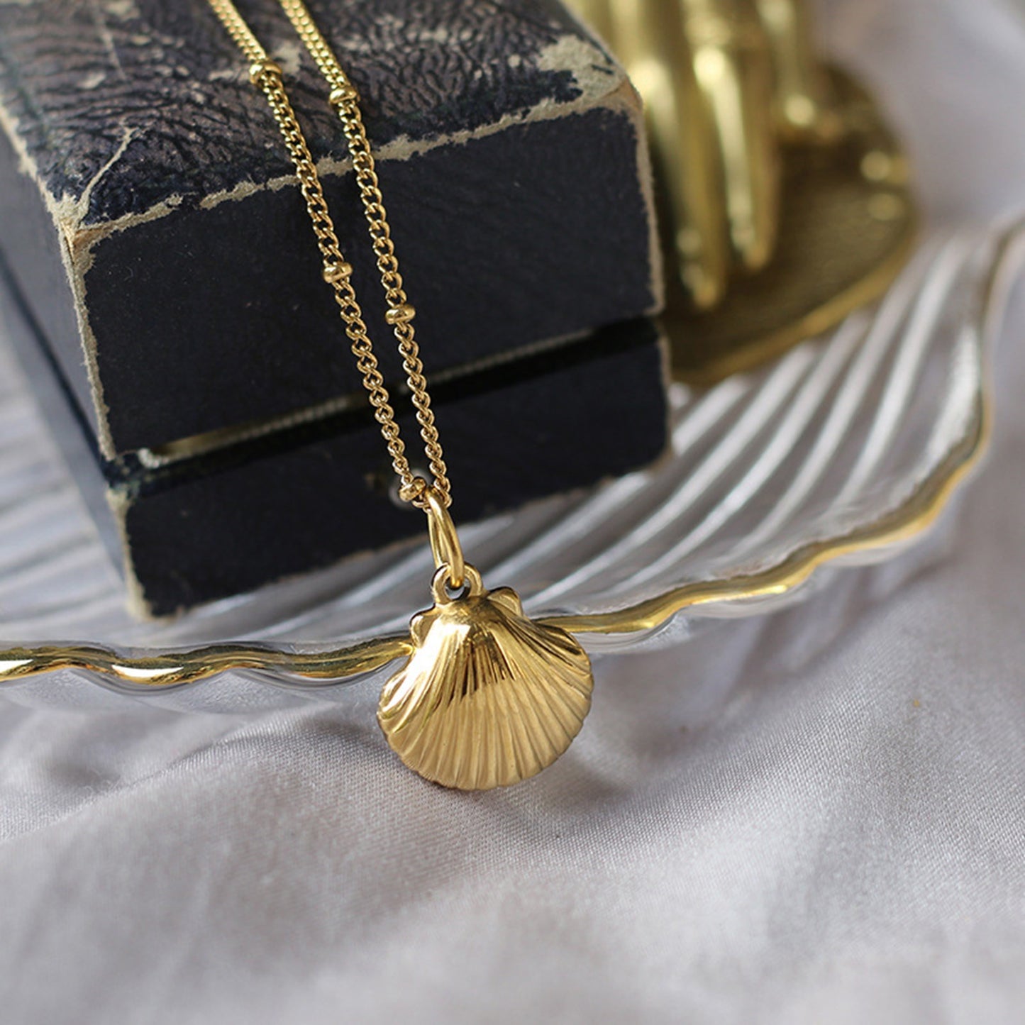 Seashell Pendant Necklace