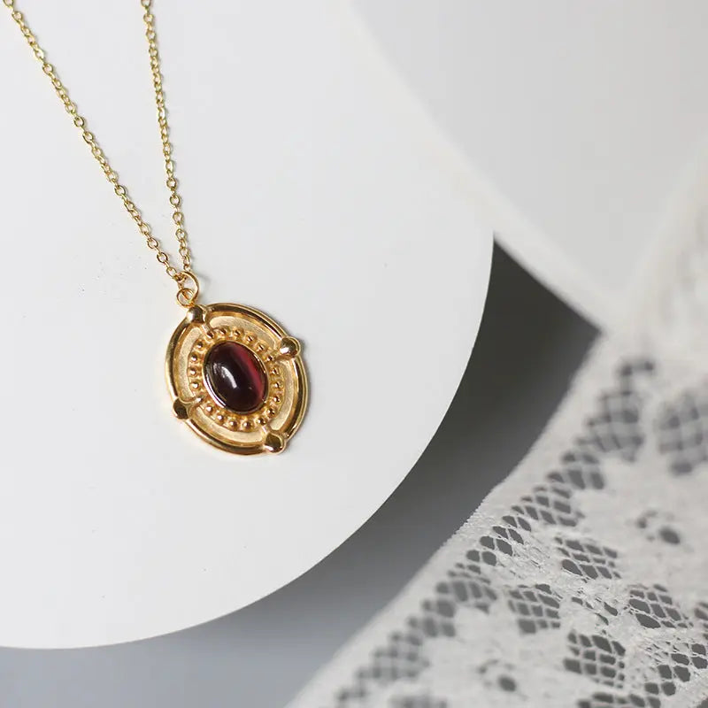 Oval Red Stone Necklace - Pantsnsox
