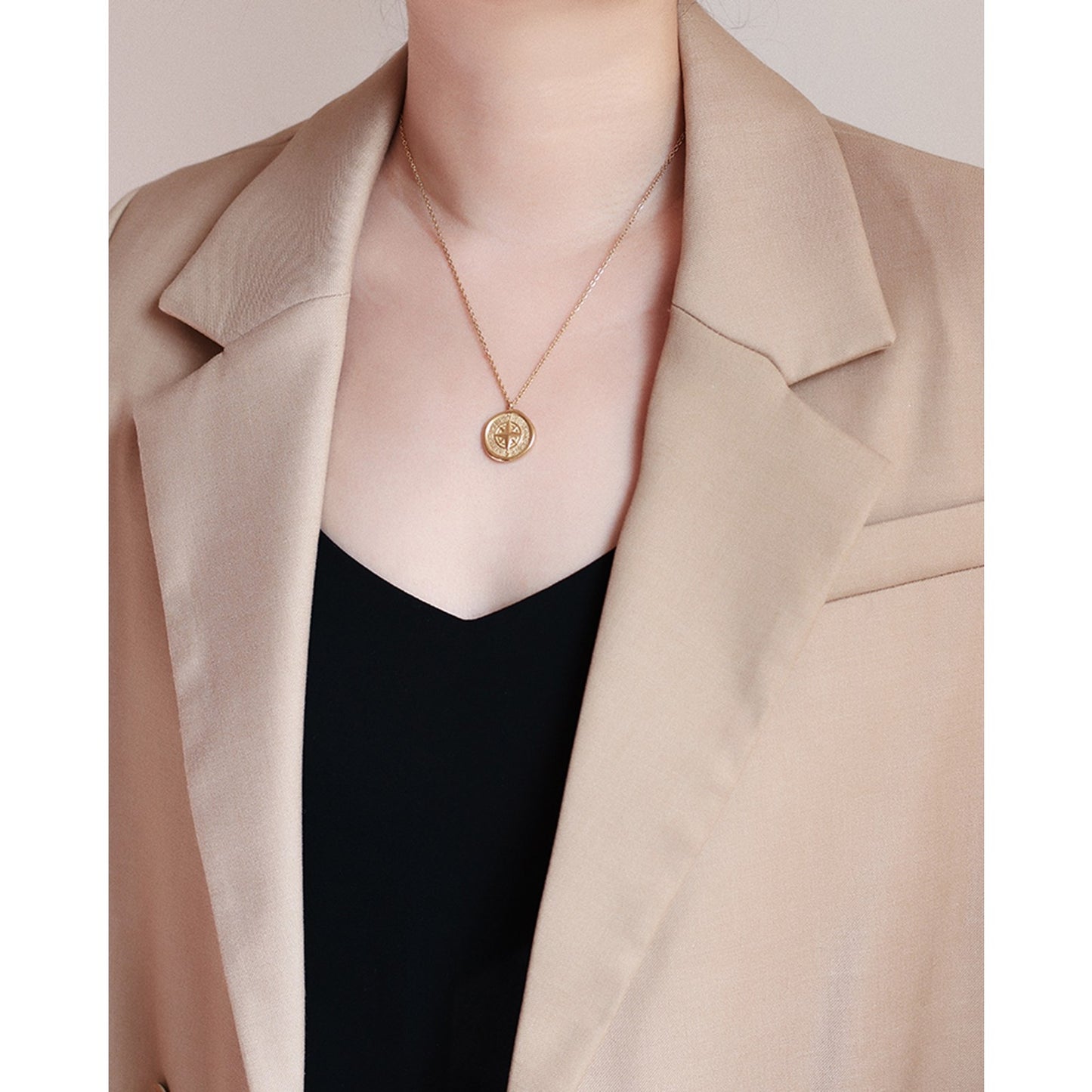 Compass Pendant Necklace - Pantsnsox