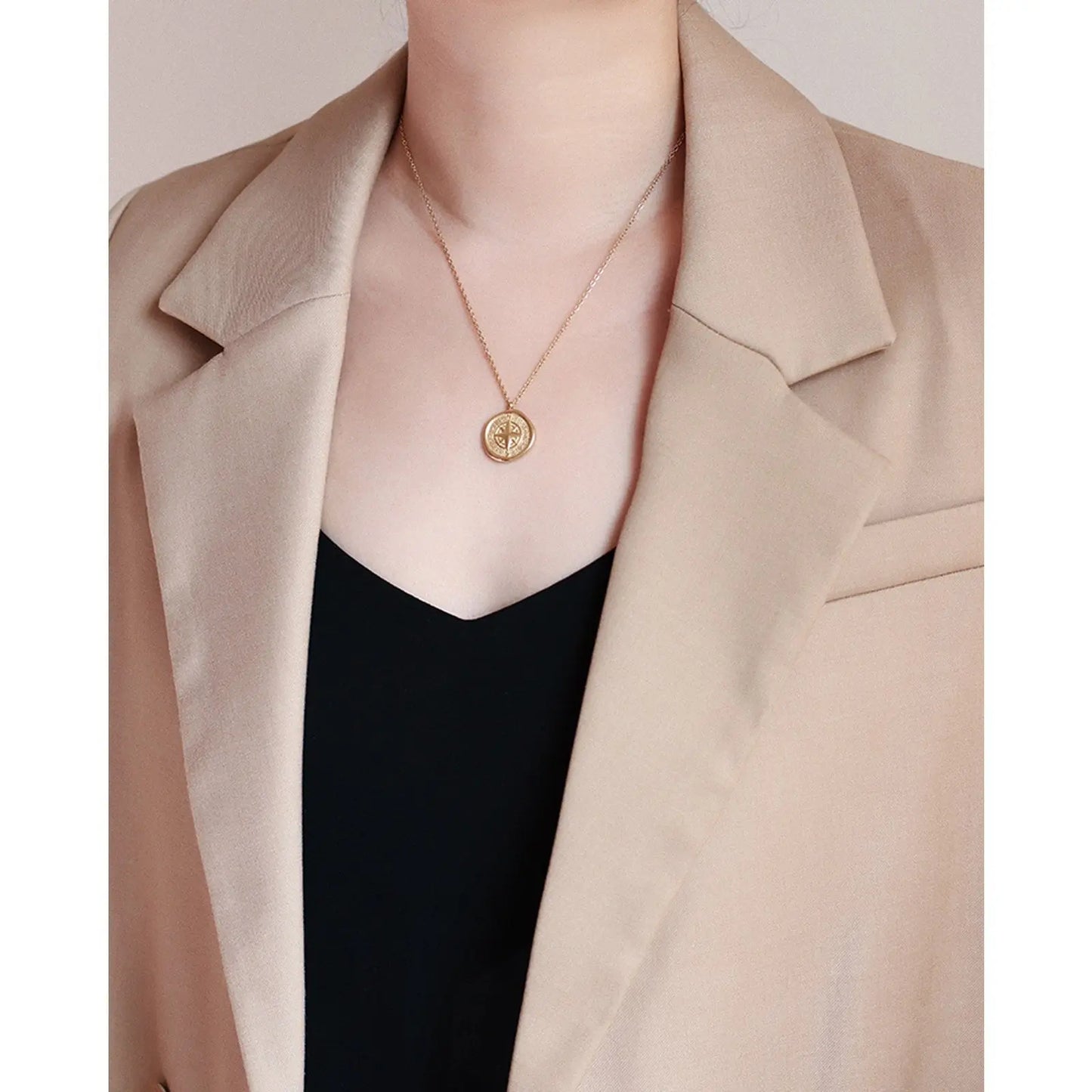 Compass Pendant Necklace - Pantsnsox