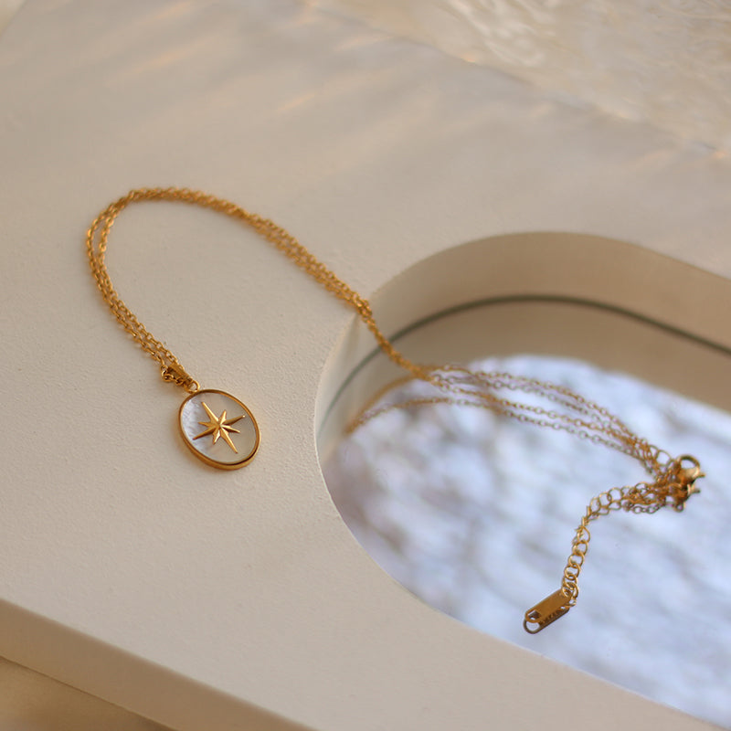 Starlight - Mother of Pearl Gold Plated Pendant - Pantsnsox