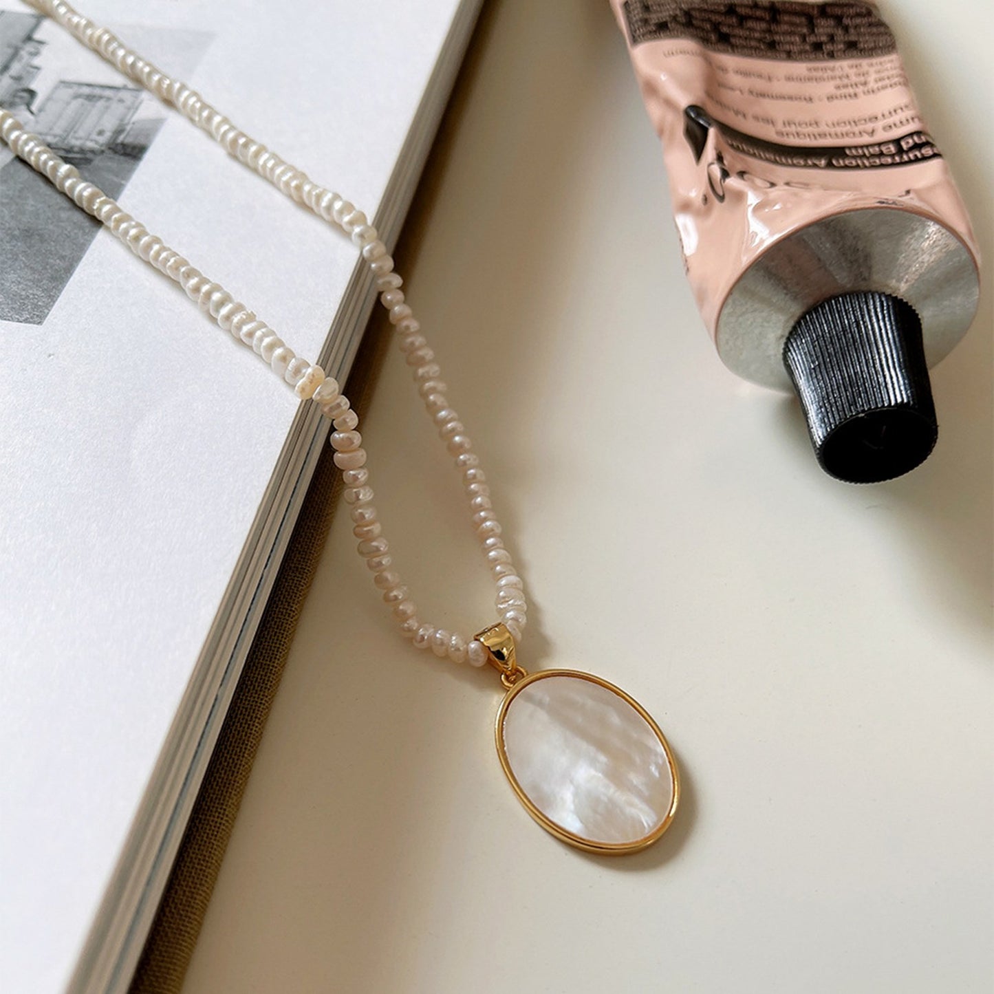 Classic Designer Nature Freshwater Pearls Necklace - Pantsnsox