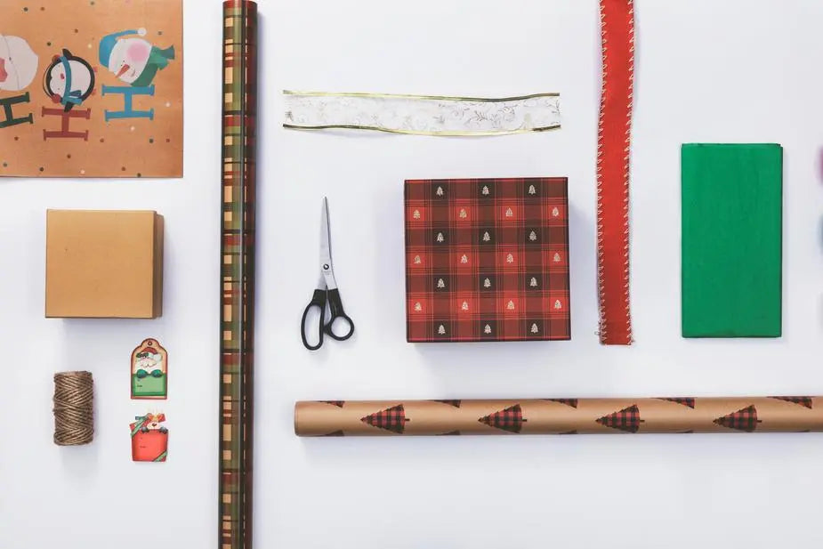 GIFT WRAPPING