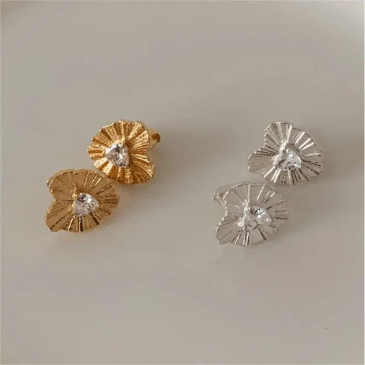 Elegant Gold Plated Sparkling Heart-Shaped Sunburst Stud Earrings Crushes.
