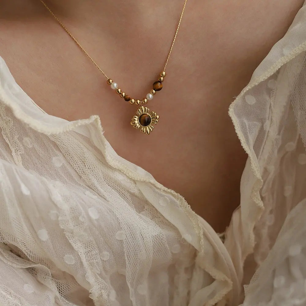 Caramel Tone Vintage Floral Tiger’s Eye Beaded Necklace in Gold-Plated Titanium Steel Crushes.