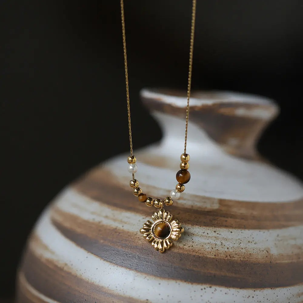 Caramel Tone Vintage Floral Tiger’s Eye Beaded Necklace in Gold-Plated Titanium Steel Crushes.