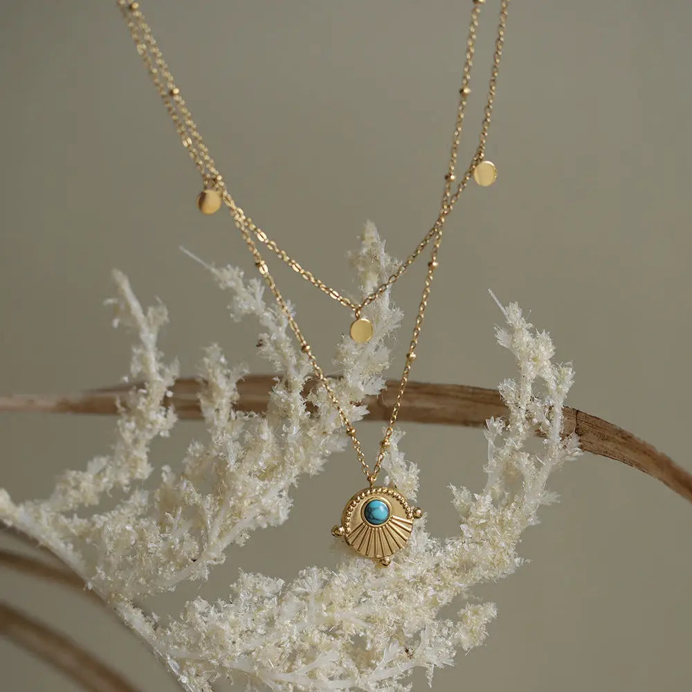 Bohemian Double Layer Necklace in 18K Gold Plated Titanium Steel with Artificial Turquoise Pendant Crushes.