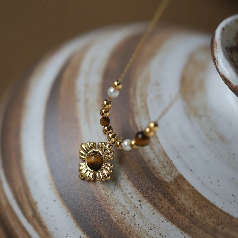 Caramel Tone Vintage Floral Tiger’s Eye Beaded Necklace in Gold-Plated Titanium Steel Crushes.