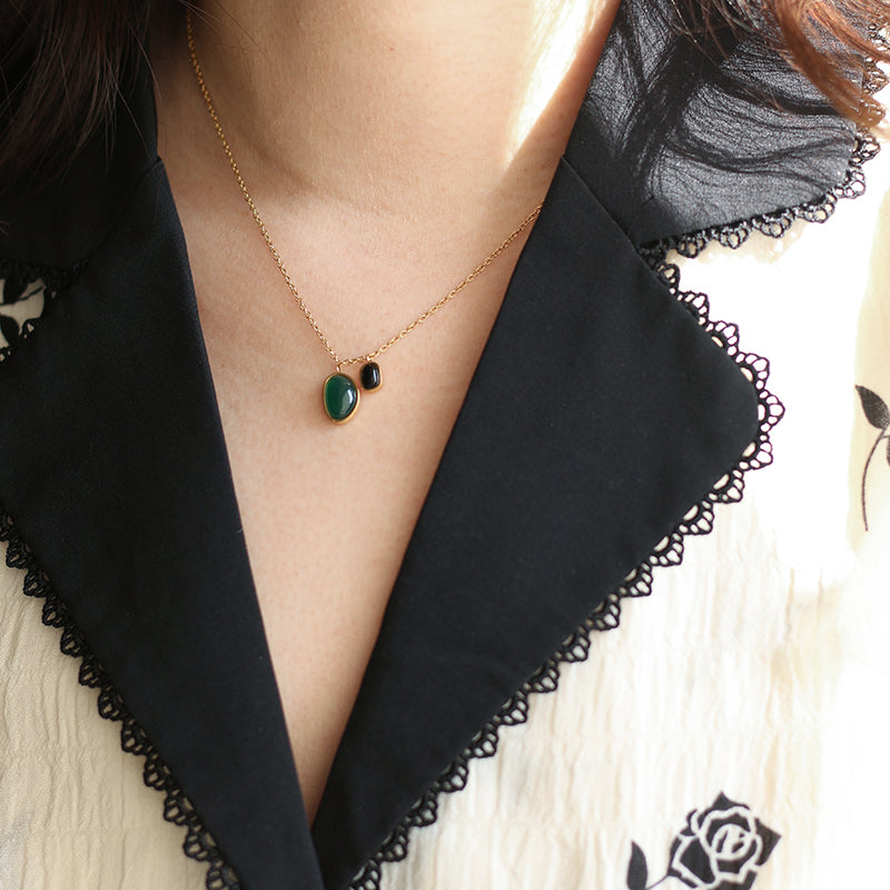 Gold-Plated Green Chalcedony and Black Onyx Jewelry Set