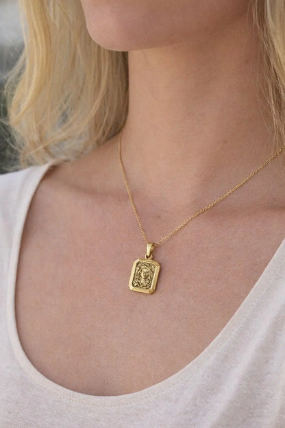 Gold Plated Roman Coin Pendant sku-2-L02 切角方人像 model image
