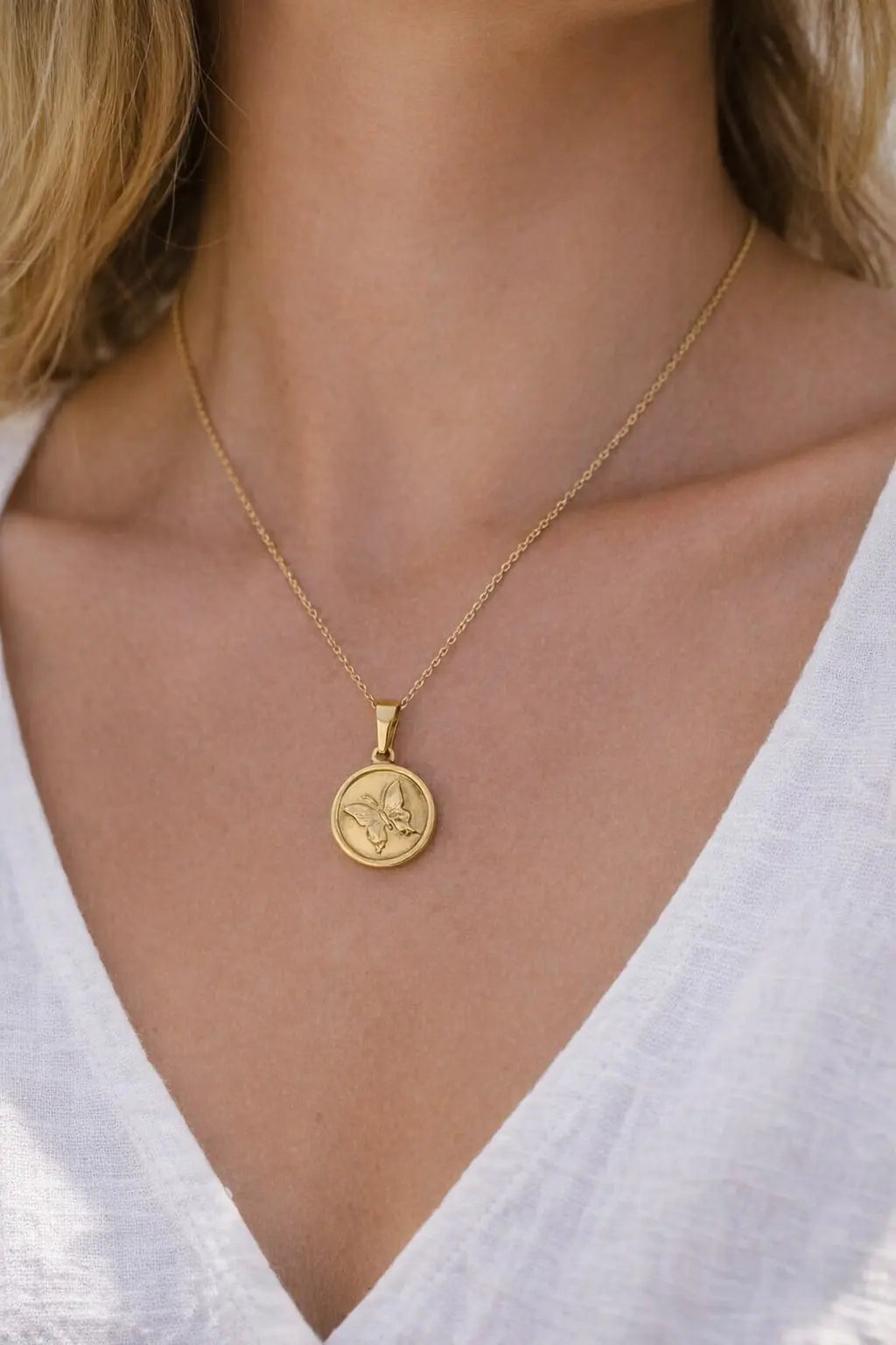 Gold Plated Roman Coin Pendant sku-5-L05 圆形蝴蝶 model image