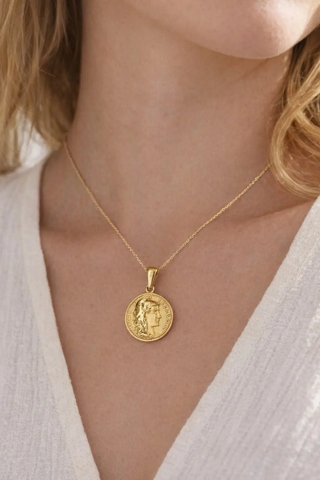 Gold Plated Roman Coin Pendant sku-6-L06 花环头像 model image