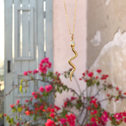 Elegant Snake Necklace Stunning 18k Gold Plated