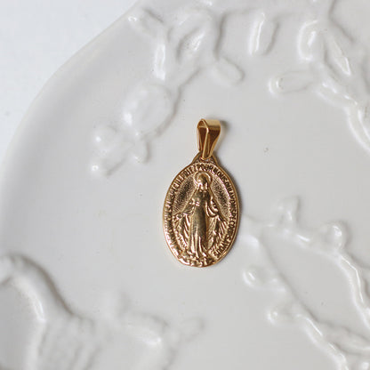 Virgin Mary Vintage Oval Coin Pendant - Pantsnsox