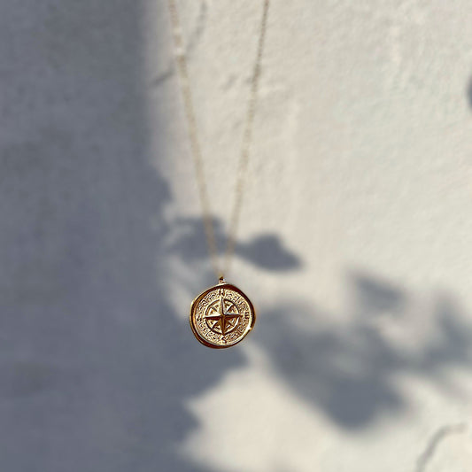 Compass Pendant Necklace - Pantsnsox