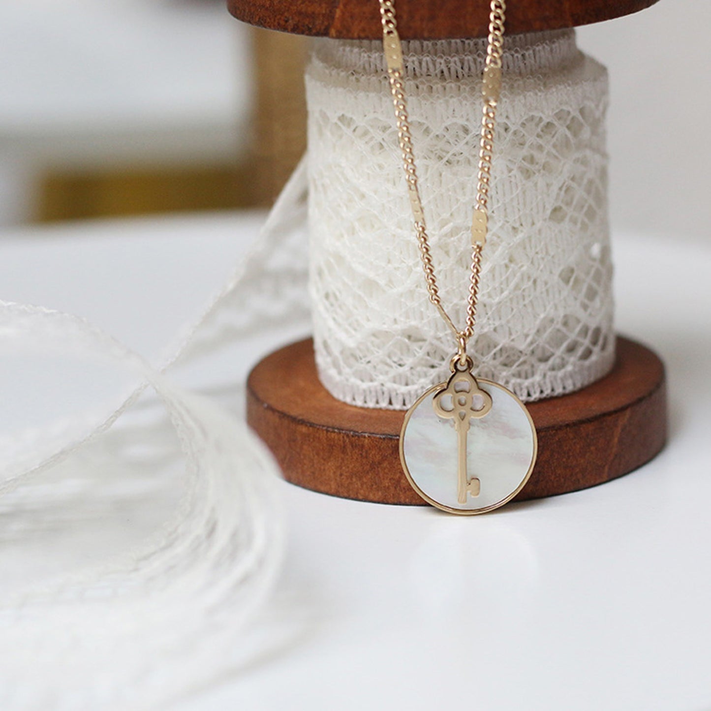 Mother Of Pearl Key Necklace - Pantsnsox